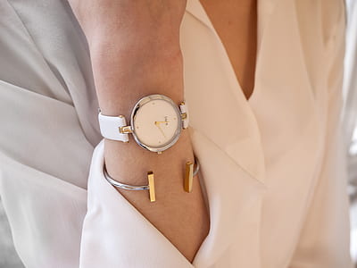 woman wearing white long-sleeved shirt thumbnail