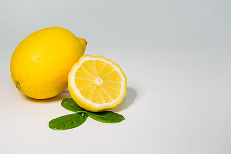 sliced lemon thumbnail