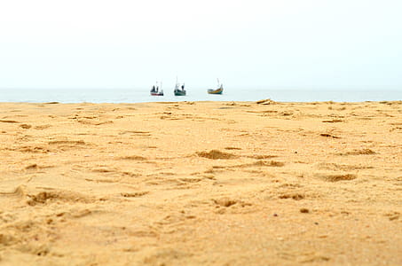 Boats sailing thumbnail
