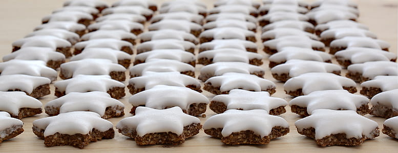 brown and white cookies thumbnail