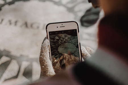 iPhone 6 displaying photo thumbnail