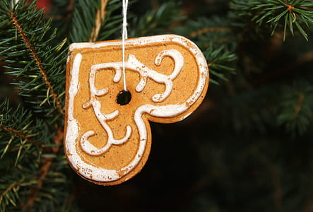 heart-shaped Christmas tree ornament thumbnail