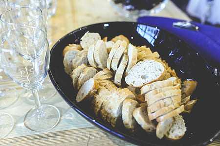 Sliced ​​baguette in a bowl thumbnail