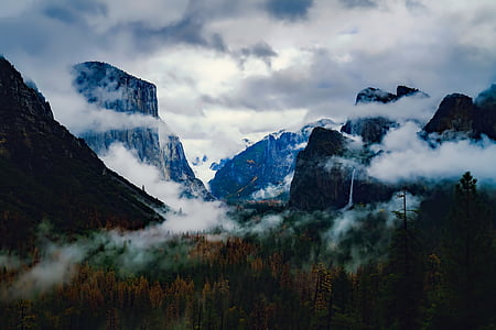 landscape photography of mountain range thumbnail