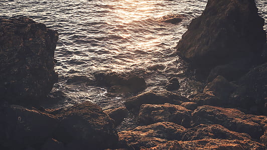 beach and rocks thumbnail