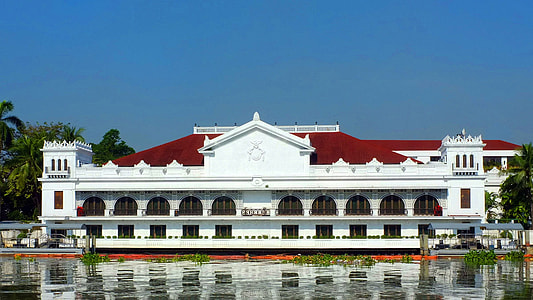Malacañang Palace, the residence of the president of the Philippines thumbnail