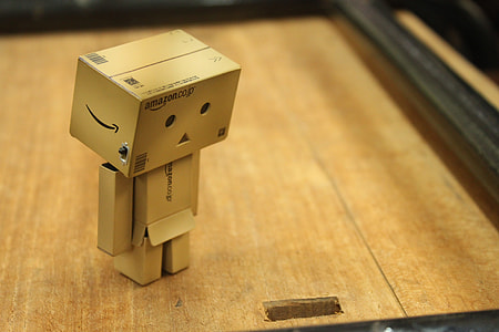 Amazon cardboard box character wallpaper thumbnail