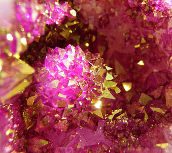 pink gemstone thumbnail