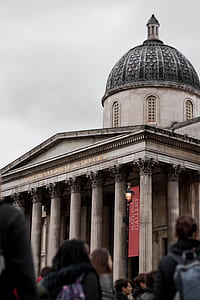 selective focus photo of The National Gallery thumbnail