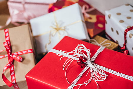 assorted gift boxes thumbnail