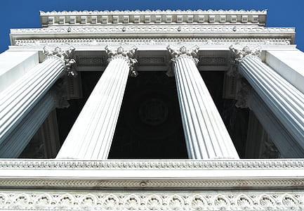 white pillars thumbnail