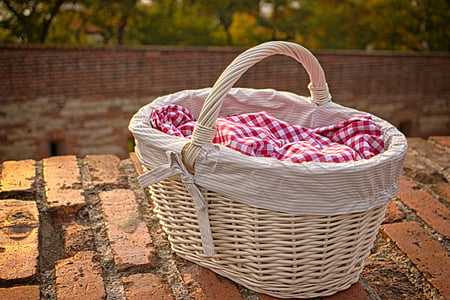 brown wicker basket thumbnail