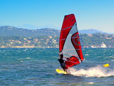 man playing sailboat thumbnail