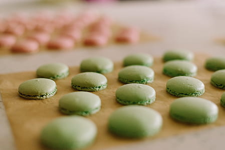 green and pink macarons lot thumbnail