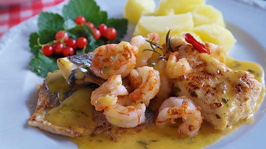 shrimp with fruit dish thumbnail