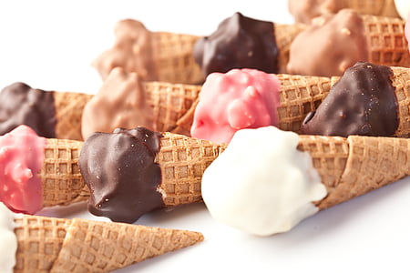 cones of ice cream thumbnail
