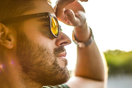 Men's Black Framed Sunglasses Shined by the Bright Sun thumbnail