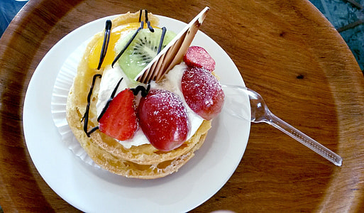 Fruit-Filled Choux Pastry, Pastry thumbnail