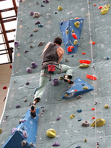 man doing rocking climbing thumbnail