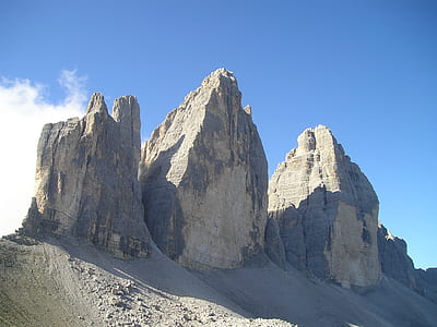 gray rocks with clear sky thumbnail