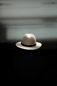 hat on black background wallpaper thumbnail