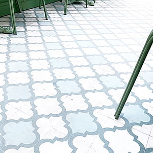 White And Grey Quatrefoil Pavement thumbnail