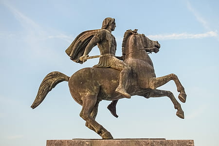 man riding horse statue thumbnail