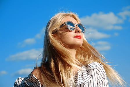 woman facing sideways thumbnail