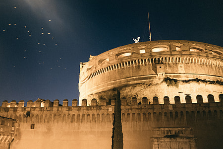 Castel Sant'Angelo at night thumbnail