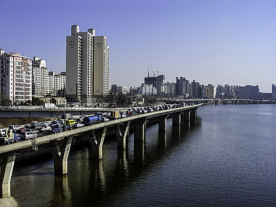 Gangbyeonbuk-ro riverside expressway in Seoul, South Korea thumbnail