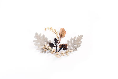 white and gray leaf decor thumbnail
