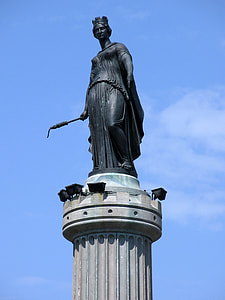 Column of the Goddess in Lille, France thumbnail