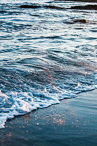 seawave at daytime thumbnail