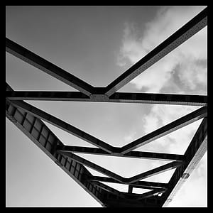grayscale steel beam structure thumbnail