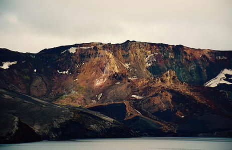 photo of mountain on wall thumbnail