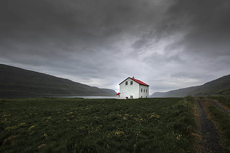Dramatic Icelandic House thumbnail