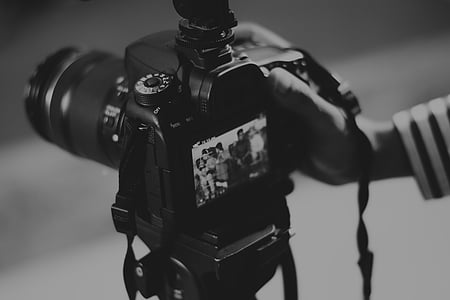 grayscale photography of DSLR camera thumbnail