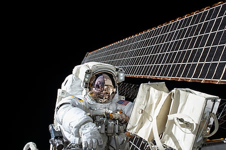 astronaut thumbnail