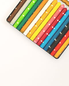 assorted-color crayons lot thumbnail