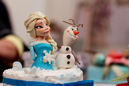 Disney Elsa and Olaf cake thumbnail