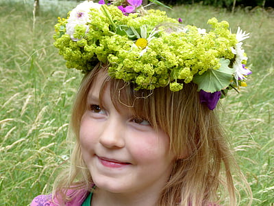 girl with floral headdress thumbnail
