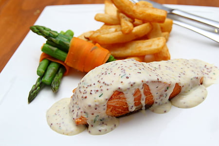 French fries and tuna with sauce thumbnail