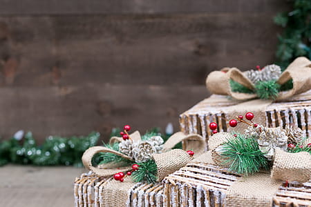 Christmas Outdoor Gift Decor Photo thumbnail