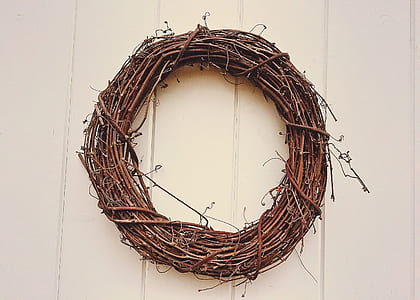 round brown wicker wreath thumbnail