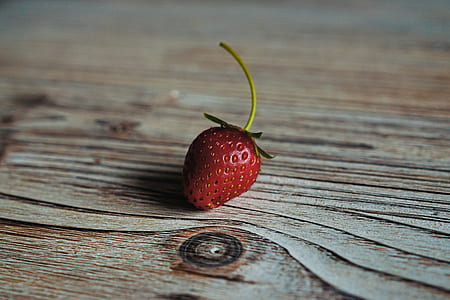 red strawberry thumbnail