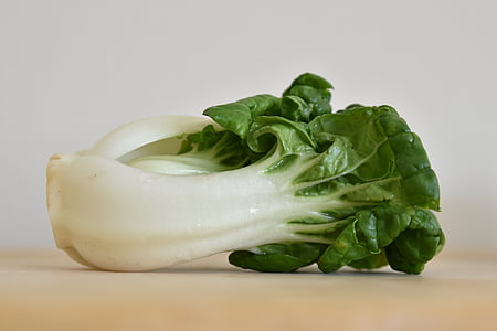 green and white bokchoi thumbnail