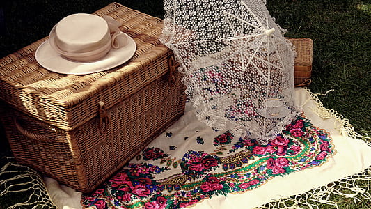 wicker basket with umbrella thumbnail