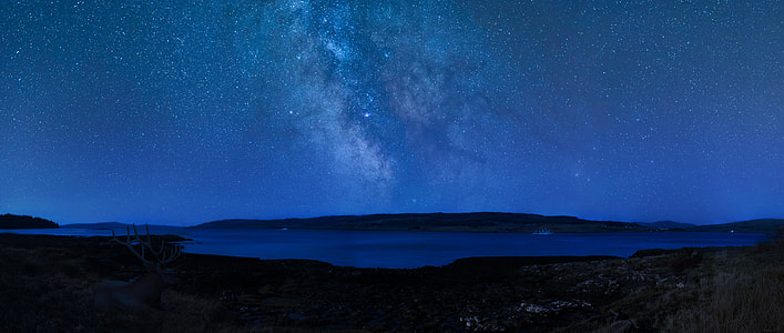 body of water at night thumbnail
