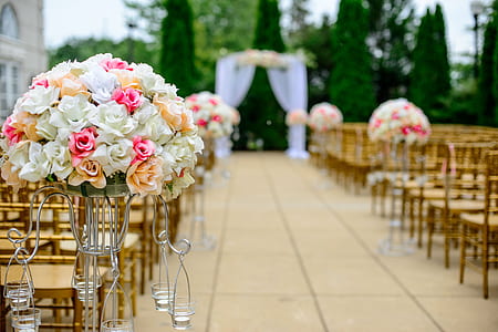 white, pink, and brown bouquet of flowers thumbnail