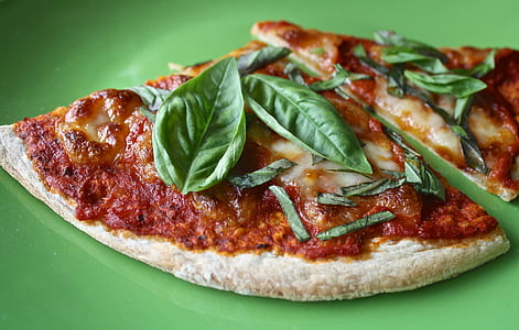sliced of cheesy pizza thumbnail